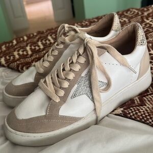 Oasis Society California Irene Star Design Sneakers Size 9